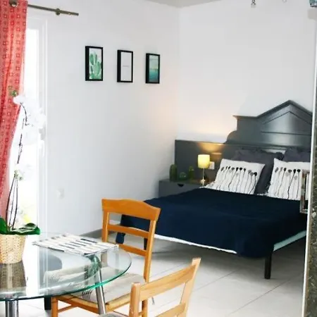 On Beach Apartment *
